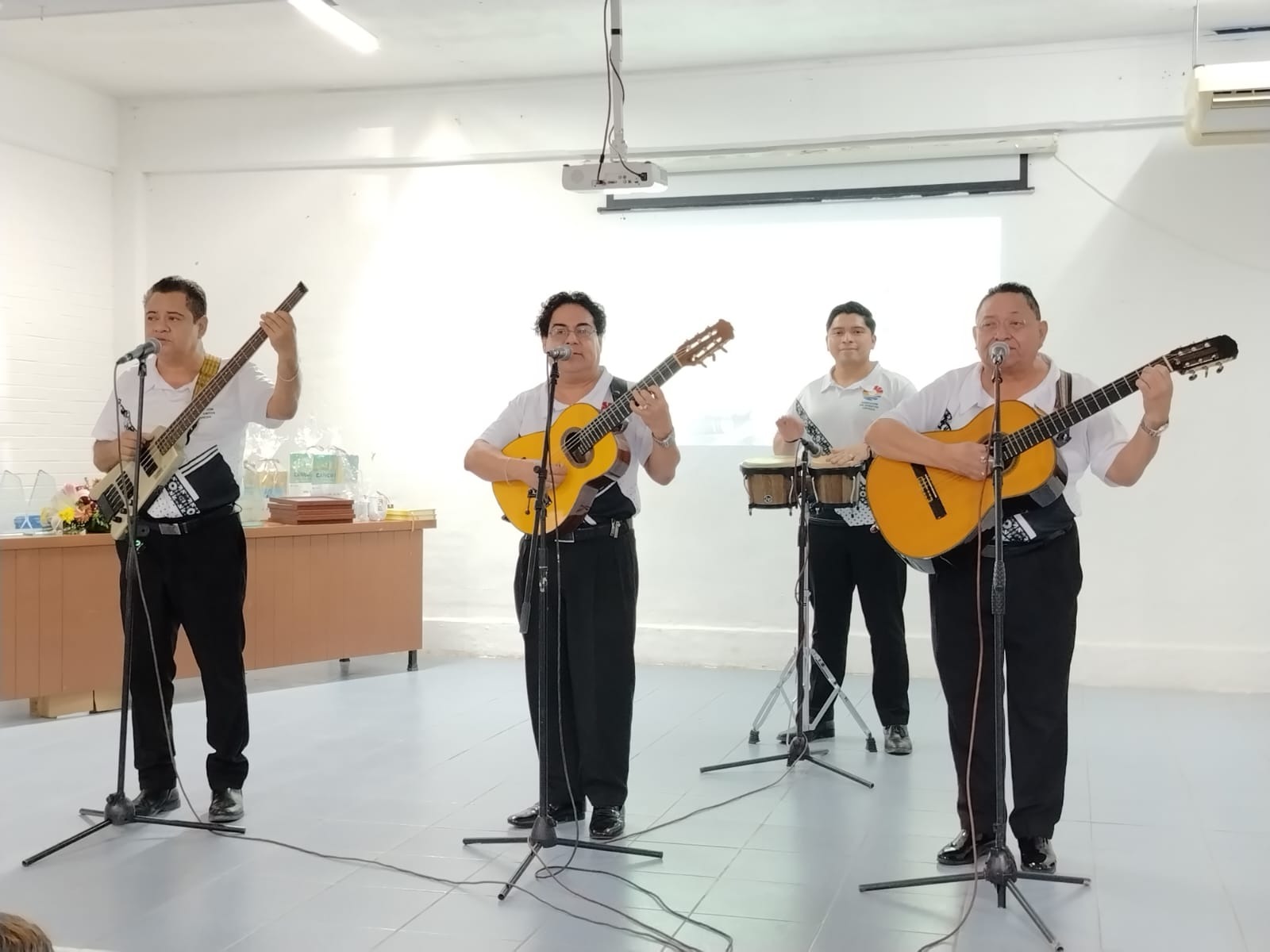 uploads/6/32/01 (2837).Jpeg